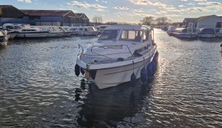 Princess 30 - Edzell Castle - 5 Berth River Cruiser With Everything On Her