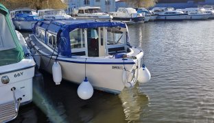 DC30 - Imagine - 4 Berth River Cruiser