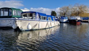 DC30 - Imagine - 4 Berth River Cruiser