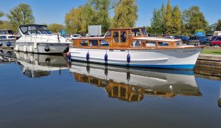 Jack Powles - Noisy Goose  - 4 Berth Wooden River Cruiser