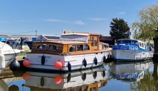 Jack Powles - Noisy Goose  - 4 Berth Wooden River Cruiser