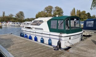 Princess 30 - Edzell Castle - 5 Berth River Cruiser With Everything On Her