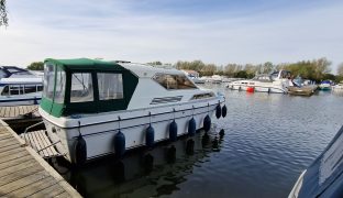 Princess 30 - Edzell Castle - 5 Berth River Cruiser With Everything On Her