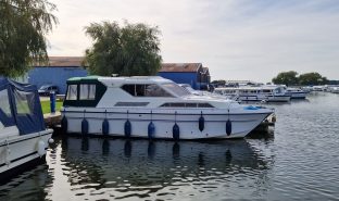 Princess 30 - Edzell Castle - 5 Berth River Cruiser With Everything On Her