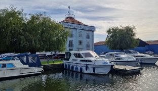 Princess 30 - Edzell Castle - 5 Berth River Cruiser With Everything On Her