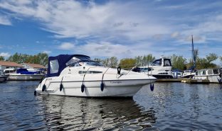 Sealine 24 - Limelight - 4 Berth Sports Cruiser  