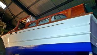 Jack Powles - Noisy Goose  - 4 Berth Wooden River Cruiser