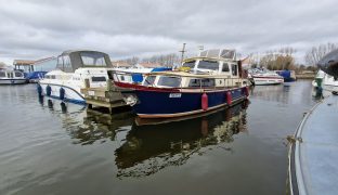 Dutch Boat - Kasian - 4 Berth Inland Cruiser