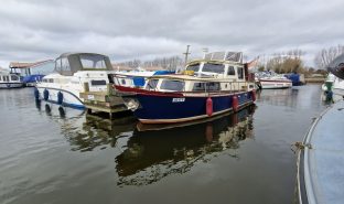 Dutch Boat - Kasian - 4 Berth Inland Cruiser