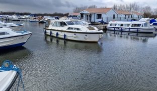 Bounty 34 Sedan - Wombie 11 - 4 Berth Inland Cruiser