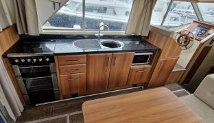 Bounty 34 Sedan - Wombie 11 - 4 Berth Inland Cruiser