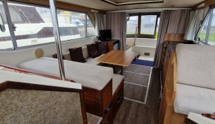 Bounty 34 Sedan - Wombie 11 - 4 Berth Inland Cruiser