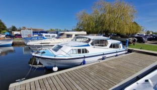 Sheerline 950 - Swallow - 4 Berth Inland River Cruiser