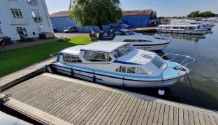 Sheerline 950 - Swallow - 4 Berth Inland River Cruiser