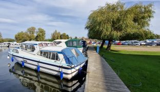 Sheerline 950 - Swallow - 4 Berth Inland River Cruiser