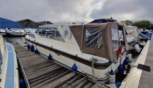 Bounty Buccaneer 34 - Wombie 11 - 4 Berth Inland Cruiser