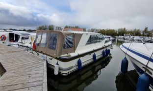 Bounty Buccaneer - Wombie 11 - 4 Berth Inland Cruiser