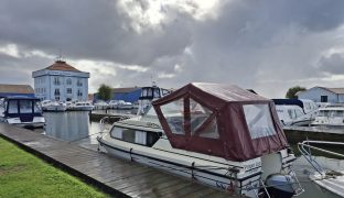 Shetland 4+2 Proper Job - 4 Berth Inland River Cruiser