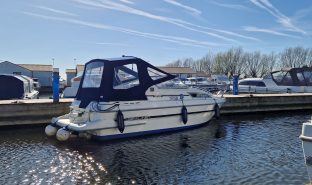 Attache Sealine 20 - 2 Berth Boat