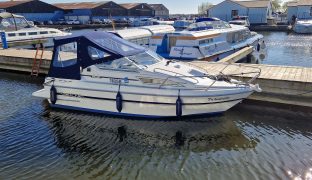 Attache Sealine 20 - 2 Berth Boat