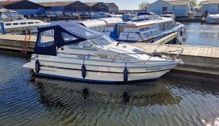 Attache Sealine 20 - 2 Berth Boat