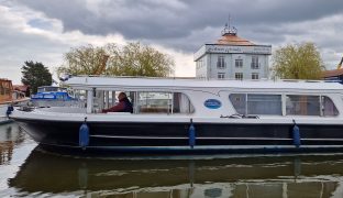 Bermuda 34 - Mashona - 4 Berth Inland River Cruiser