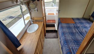 Bermuda 34 - Mashona - 4 Berth Inland River Cruiser