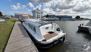 Bermuda 34 - Mashona - 4 Berth Inland River Cruiser