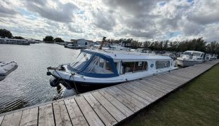Bermuda 34 - Mashona - 4 Berth Inland River Cruiser