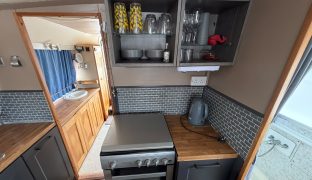 Bermuda 34 - Mashona - 4 Berth Inland River Cruiser