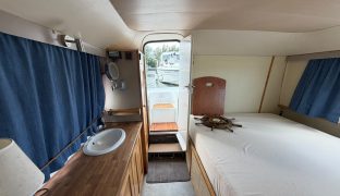 Bermuda 34 - Mashona - 4 Berth Inland River Cruiser