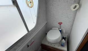 Bermuda 34 - Mashona - 4 Berth Inland River Cruiser