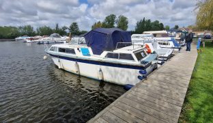 Sea Master 30 - Pollyanna - 6 Berth Inland River Cruiser