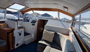 Aquafibre Pearl 38 - Norfolk Heron - 7 Berth Family River Cruiser