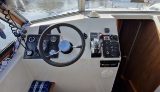 Aquafibre Pearl 38 - Norfolk Heron - 7 Berth Family River Cruiser
