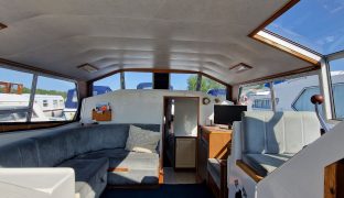 Aquafibre Pearl 38 - Norfolk Heron - 7 Berth Family River Cruiser