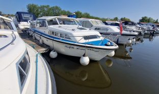 Aquafibre Pearl 38 - Norfolk Heron - 7 Berth Family River Cruiser