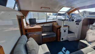 Aquafibre Pearl 38 - Norfolk Heron - 7 Berth Family River Cruiser