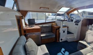 Aquafibre Pearl 38 - Norfolk Heron - 7 Berth Family River Cruiser