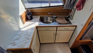 Aquafibre Pearl 38 - Norfolk Heron - 7 Berth Family River Cruiser