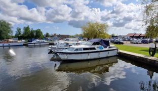 Sea Master 30 - Pollyanna - 6 Berth Inland River Cruiser