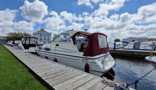 Shadow 26 - Winter Dreamer - 4 Berth Inland River Cruiser