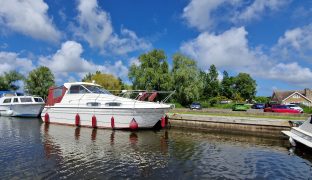 Shadow 26 - Winter Dreamer - 4 Berth Inland River Cruiser