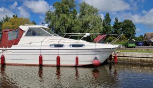 Shadow 26 - Winter Dreamer - 4 Berth Inland River Cruiser