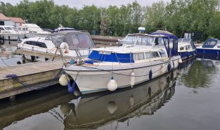 Princess 32 - Aquamarine II - 5 Berth Inland River Cruiser/ Off Shore Capabilities 