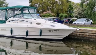 Rinker 240 - Happy Days - 4 Berth Sports Cruiser