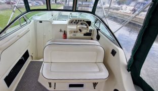 Rinker 240 - Happy Days - 4 Berth Sports Cruiser