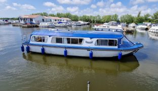 Horizon 35 - Fleur D Azure - 5 Berth Inland River Cruiser