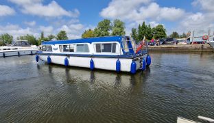 Horizon 35 - Fleur D Azure - 5 Berth Inland River Cruiser