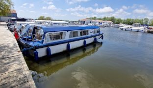 Horizon 35 - Fleur D Azure - 5 Berth Inland River Cruiser